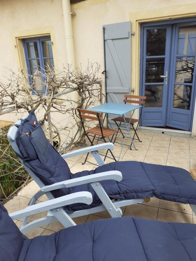 Les Volets Bleus Hotel Charlieu Kültér fotó